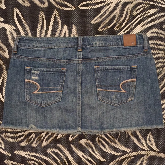 American Eagle Distressed Denim Skirt - Picture 4 of 4